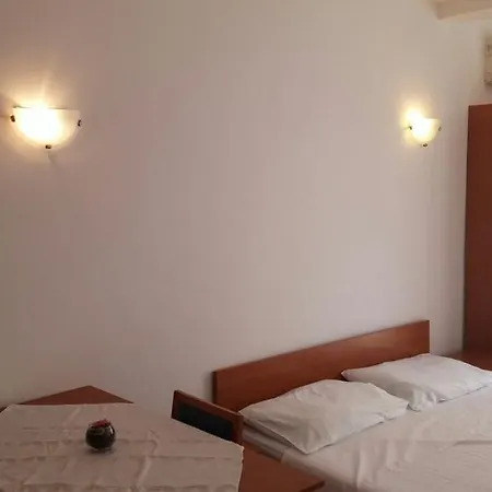 Studio Val * Nečujam